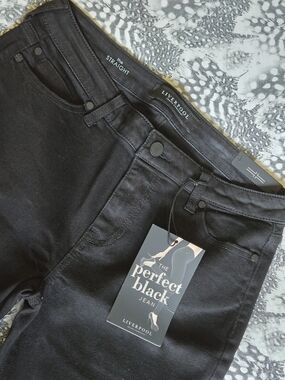 NWT Liverpool 'The Perfect Black' Straight Leg Jeans Size 6/28